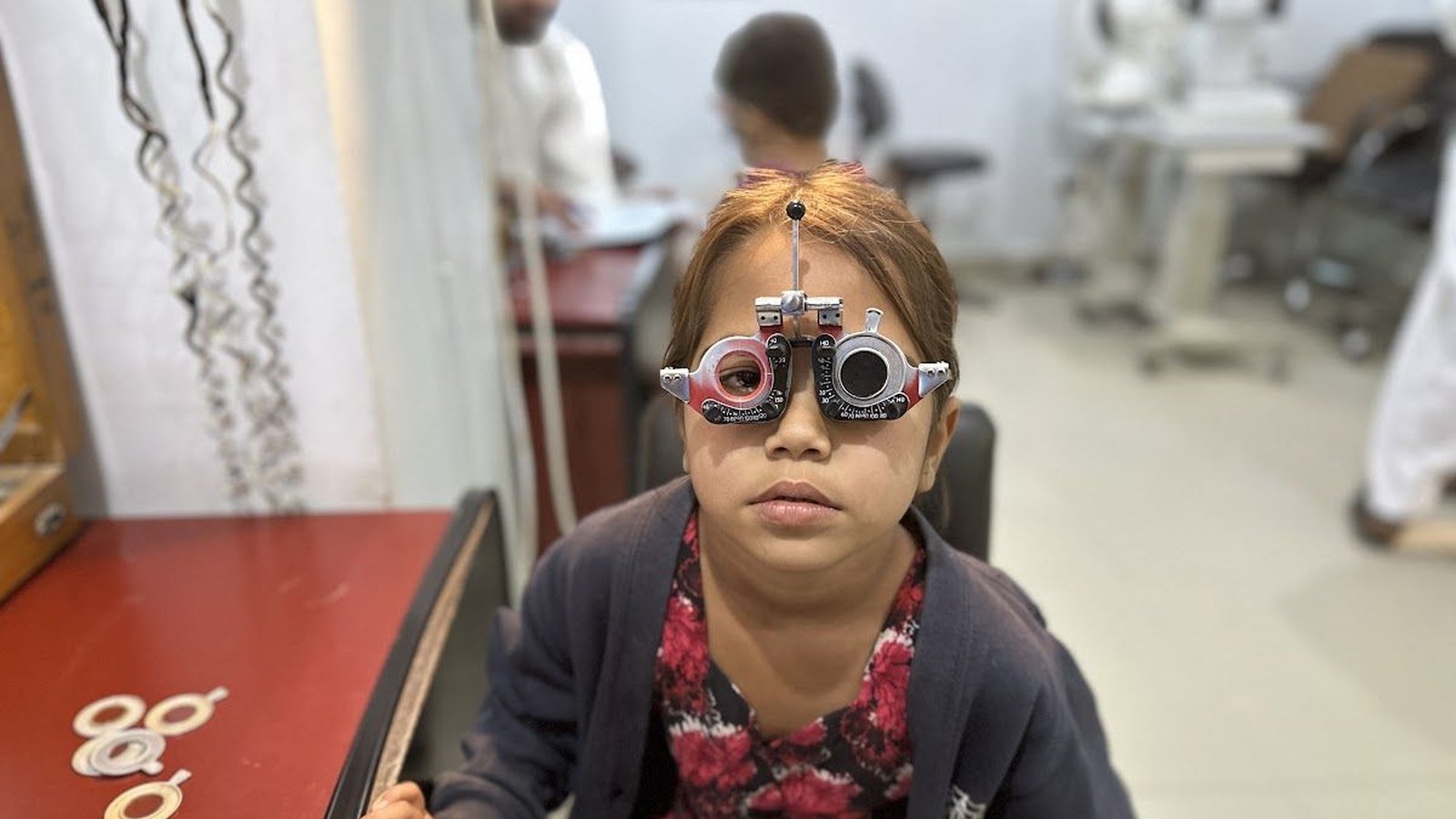 Screens and Tired Eyes, What Actually Helps and What Does Not